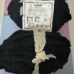 Cozyful Chunky Yarn Plush Black Skeins